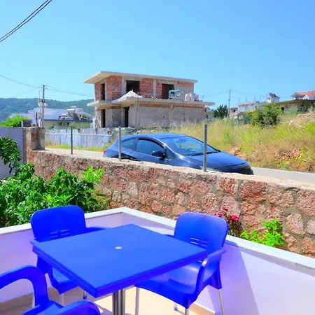 Zeka Гостевой дом Ксамил