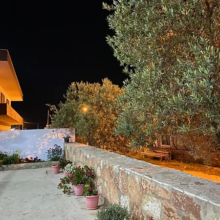 Zeka Guest house *