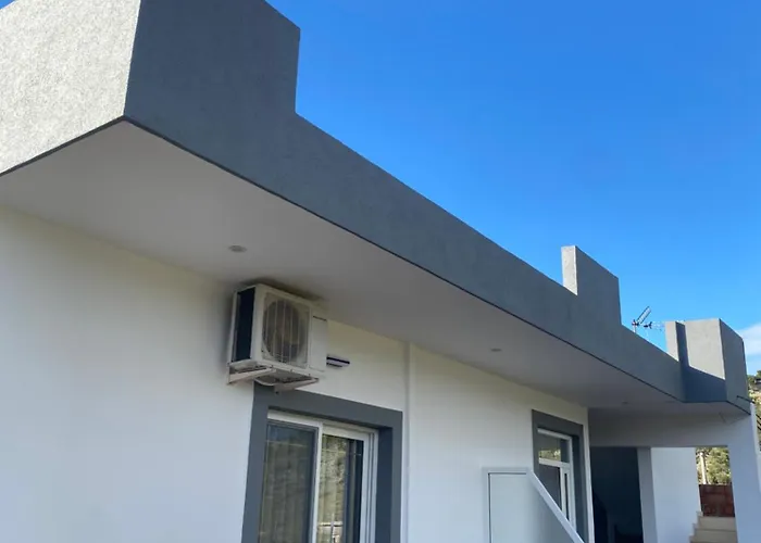 Konukevi Zeka Ksamil